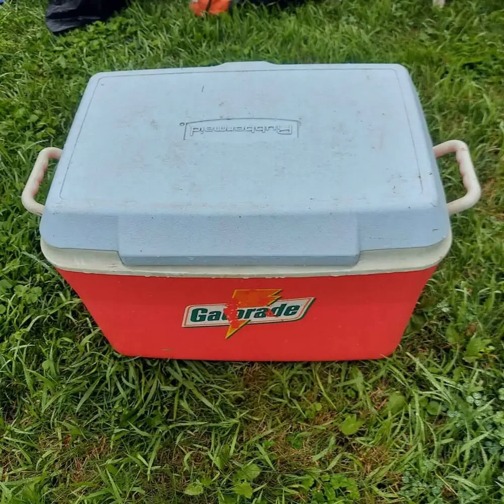 Rubbermaid Gatorade Camping Game Cooler Orange Ice Chest 48 QT Model 1848 USA